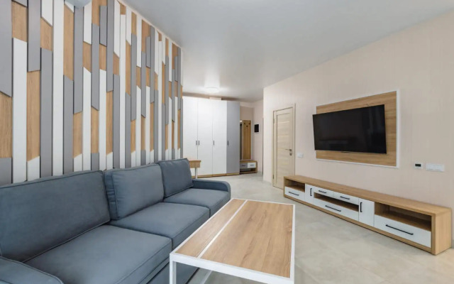 1-Komnatnaya Ot Uk Family Pride Apartments 1 Etazh Kv.4 Flat
