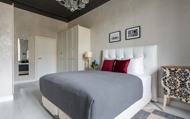 Квартира четырехкомнатная на Почтамтском