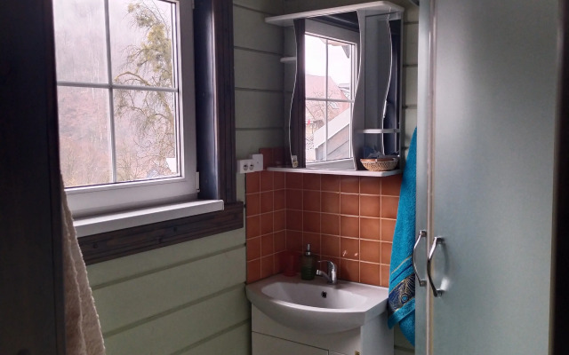 S Dvumya Apartamentami Chalet