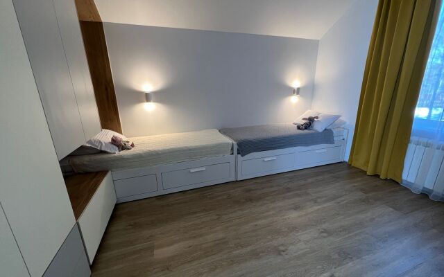 Частный дом с Камином в Сосновом Лесу