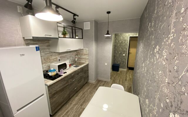 Na Ulitse Aleksandra Polina 1 Apartments