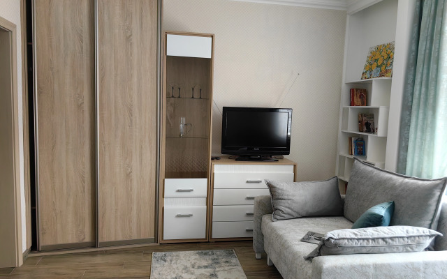 Апартаменты Стоп. Снято! с лоджией-кабинетом