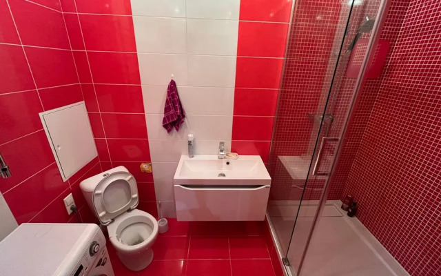 Bolshaya Kvartira s Yevroremontom Flat