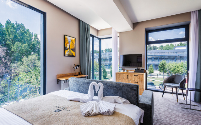 River Inn Hotel