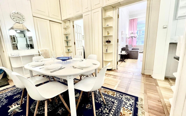 Апартаменты SpbStay с двумя спальнями на Рубинштейна 3