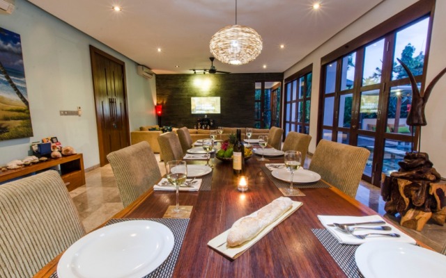 Wonderful 4BR villa 50 meters to the beach Canggu