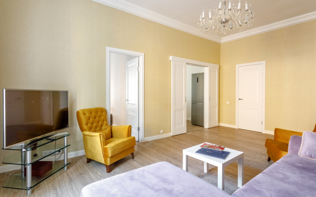 Luchshaya Kvartira with 3 bedrooms near Kremlin