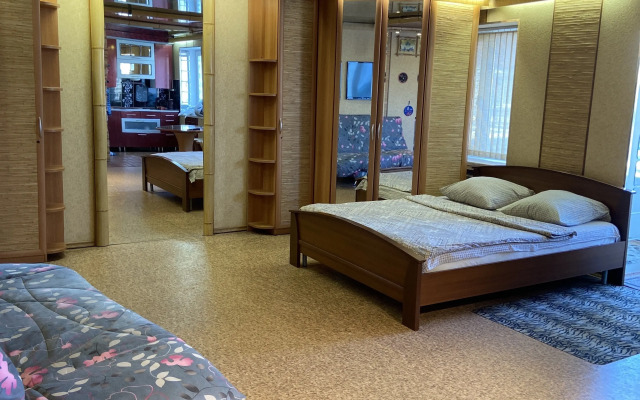 Na Prospekte 50 Let Oktyabrya 22 Flat