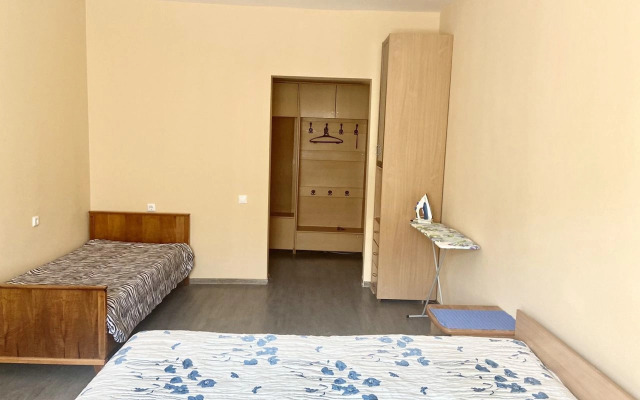 Na Ulitse Sofyi Perovskoy 15/2 Flat