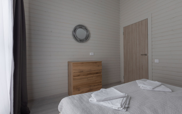 Point 383 Berezovyj Guest House