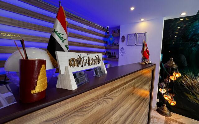 Отель Moon Blue