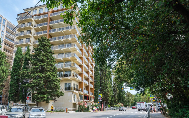 4k Uluchshennye 130m. Pervaya Liniya. 200m do Morya Apartment