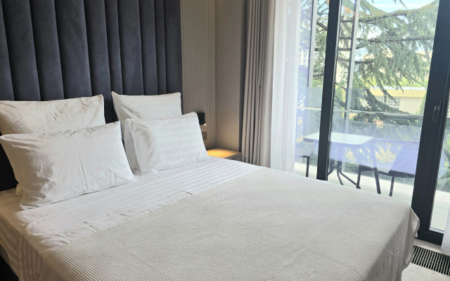 Mone 4* Apartments