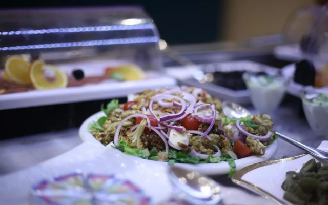 Отель Makkah Al Aziziah Suites