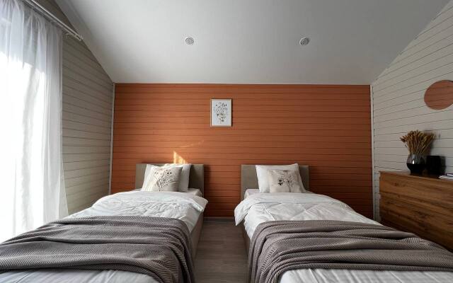 Point 178 Biryuzovyj Guest House