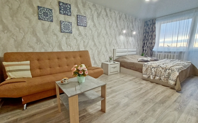 Na prospekte Tolbukhina 45 s krasivym vidom Apartments