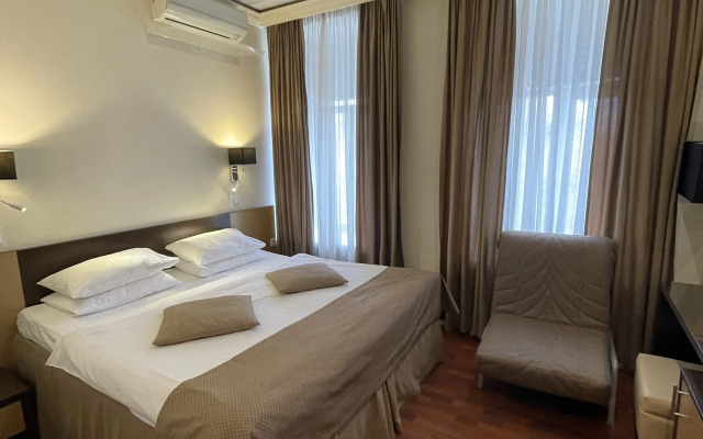 Pyat Vecherov Guest House