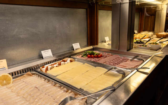 Azimut Park Hotel& SPA Repino