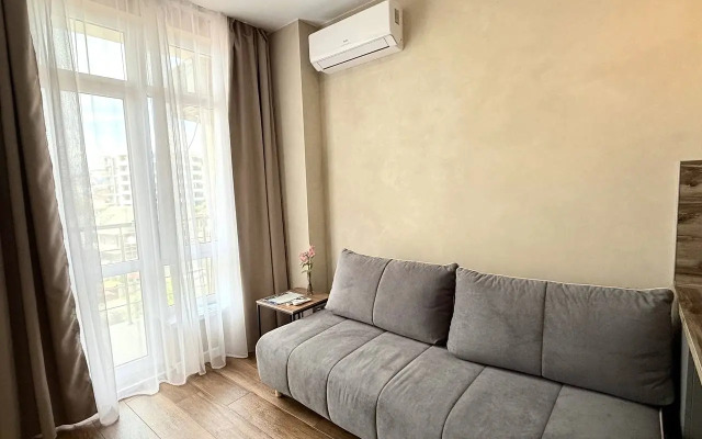 Квартира Современная студия с балконом и видом на море