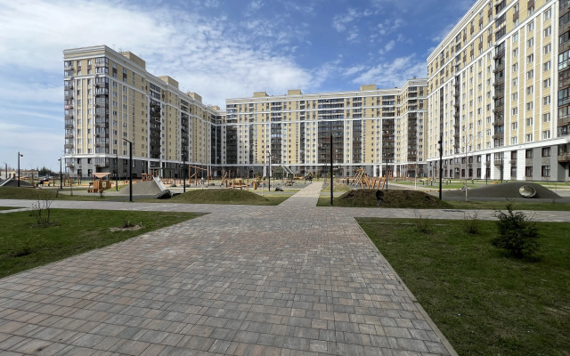 Yevro 2-kom Loginova 7/2-488 Apartments