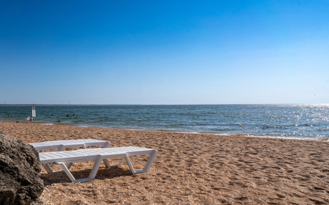 Семейный отель АзовЛенд