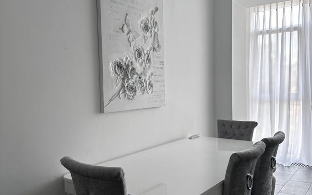 Shikarnaya na Naberezhnoy Verkhnego Ozera Flat