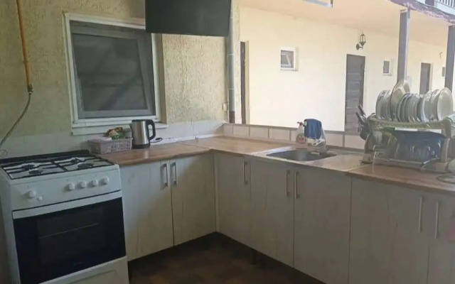 S Basseynom Uralskiy Guest house