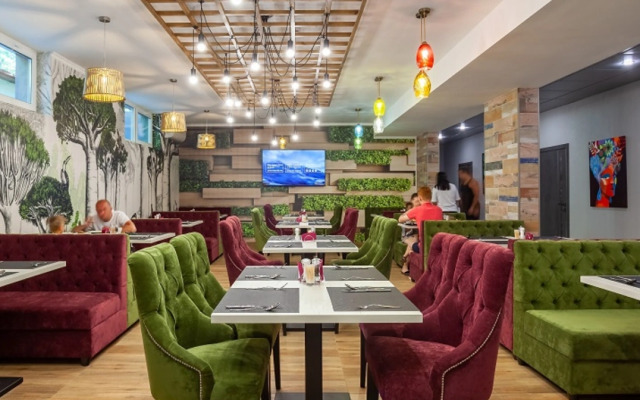 Grejs Kaliforniya 3* Hotel