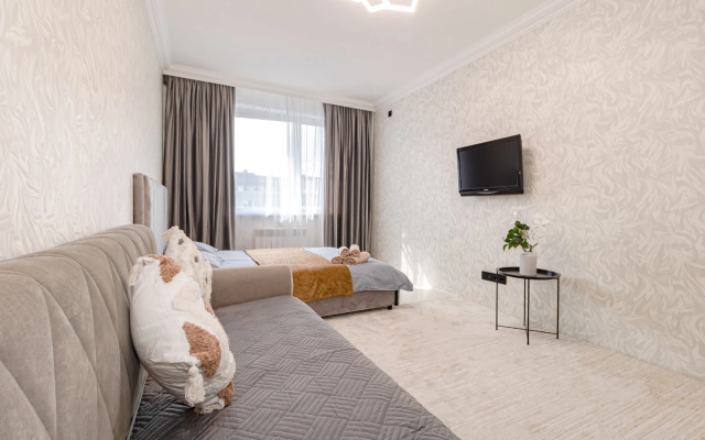 Svetlye Ryadom S Khanshatyrom Apartments