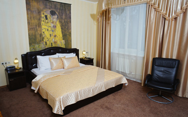 Voyage Hotel
