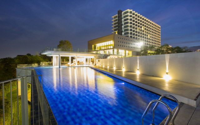 Tsix5 Phenomenal Hotel