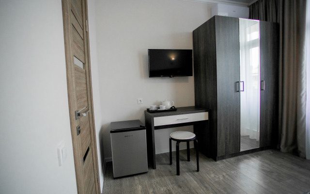 La V Hotel