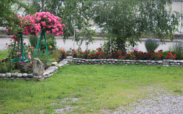 U Druzej Guest House