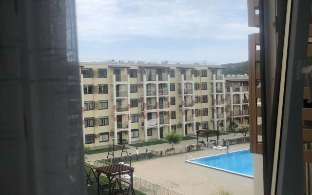 Flat Appartamenty S Vidom Na Basseyn