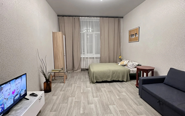 V Tsentre Na Suvorova Flat