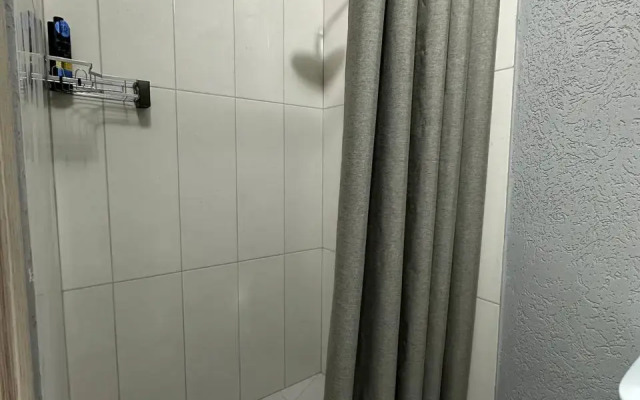 Dlya Chetyreh Gostey Ryadom s Aeroportom Apartments