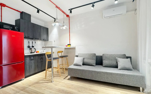 Kvartira 2-h komnatnaa Kvartira v Stile LOFT s panoramnoj lodziej
