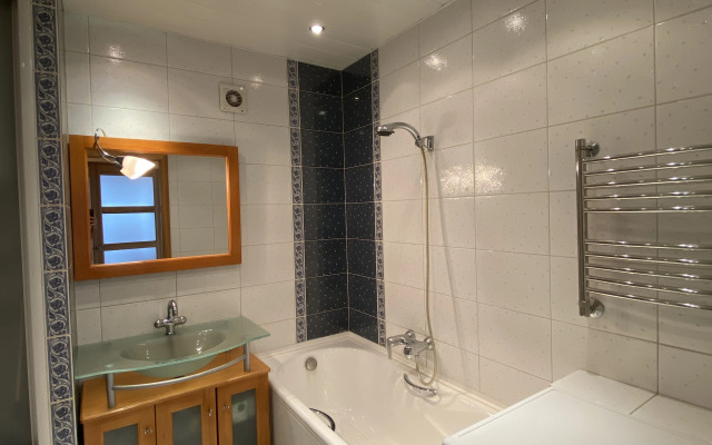 Квартира Двухкомнатная квартира у станции метро Киевская