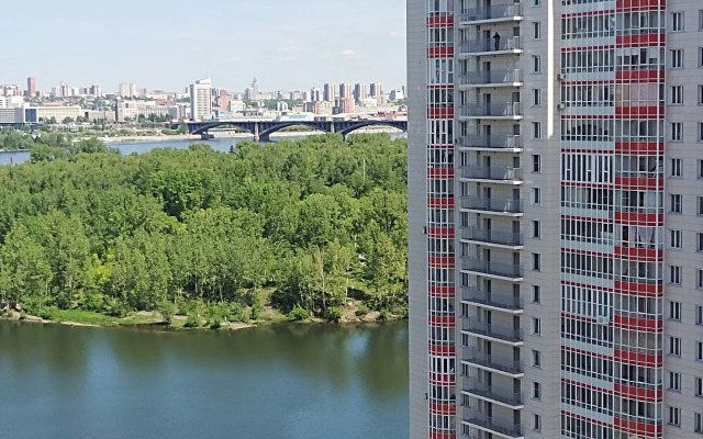 Квартира Красивая студия на набережной Енисея