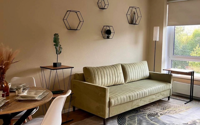 Udachnaya s Proektorom i Booolshoj Krovatyu Flat