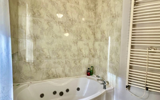 Апартаменты на Большой Конюшенной 3