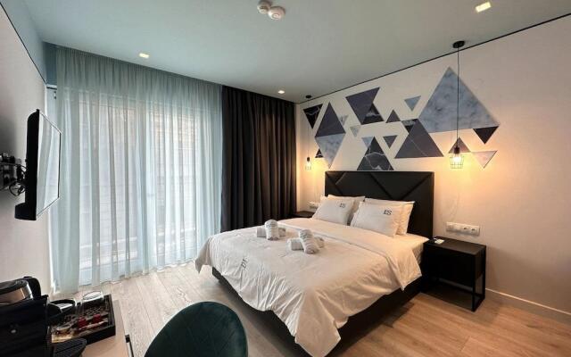 Urban Elephant Suites Apartments
