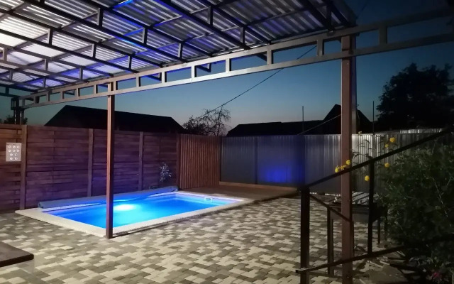 Частный дом с Бассейном