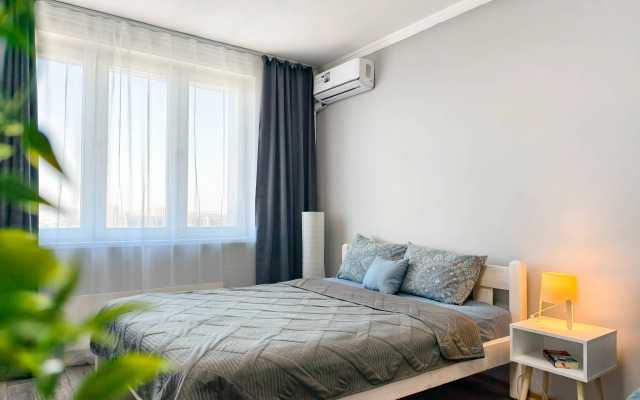 Uyutnaya S Dizaynerskim Remontom I Shikarnym Vidom Flat