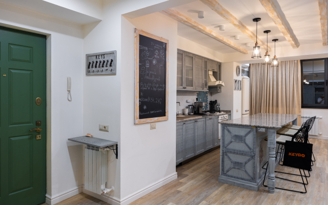 KeyGo #0028, 1 Bedroom, Balcony, City Center Apartments