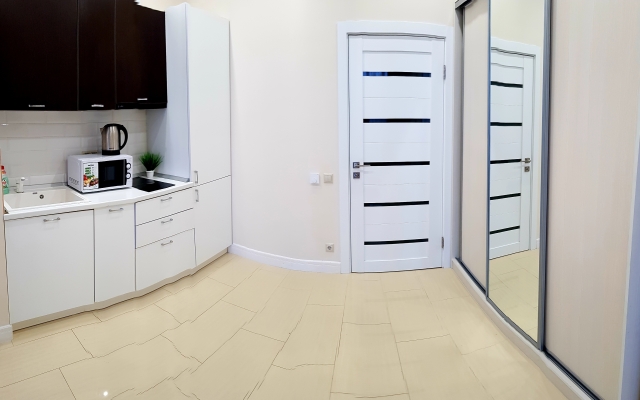 U Morya Na Bulvar Nadezhd 4/2 Flat