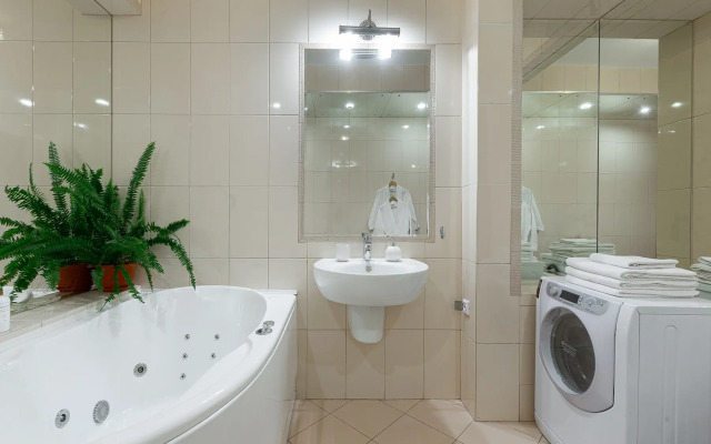 V Tsentre Sankt-Peterburga Flat