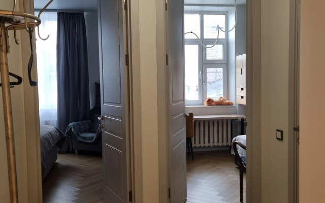 Tihaya kvartira v centre delovoj zhizni Flat