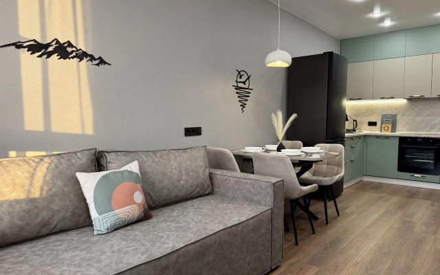 Апартаменты с новым ремонтом на Ивана Беличенко 92к4