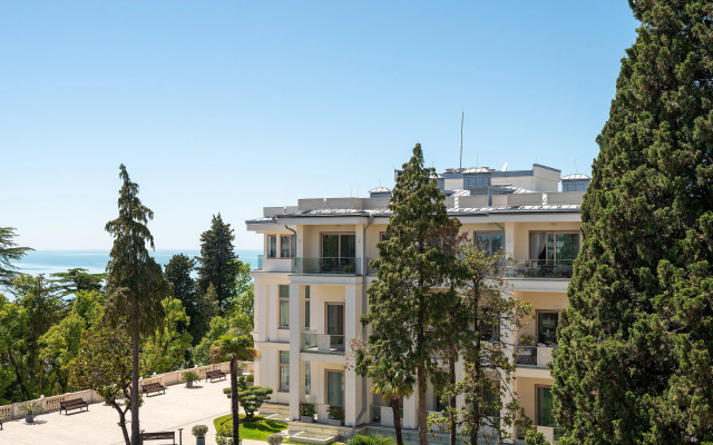 Grand Royal Residences Apartment Complex